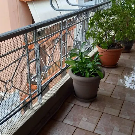 Apartment Comfort On A Small Scale! *